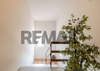 Scale - One-room apartment Via XXI Aprile
 
47/49, Aci Castello - photo 16