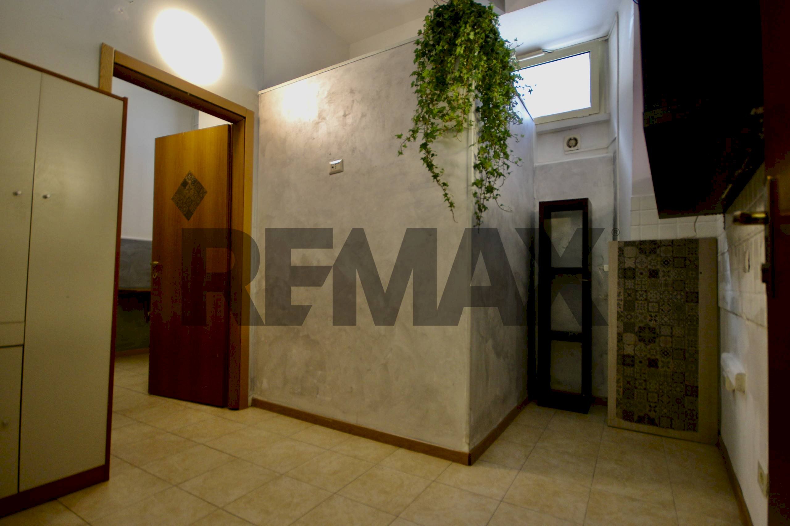 Hall / corridoio - One-room apartment Via San Remo
 
3, Roma - photo 2