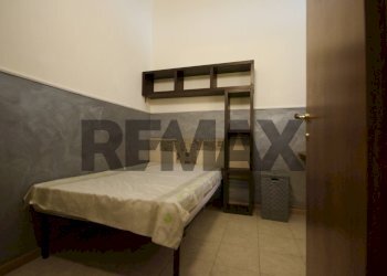 Camera / camera da letto - One-room apartment Via San Remo
3, Roma - photo 4