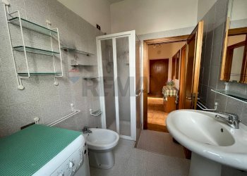 Bagno - Three-room apartment Via Stazione
 
12, Cannara - photo 10