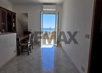 Sala da pranzo - Casa indipendente Via Nazionale, Mazzeo
 
16, Taormina - foto 8