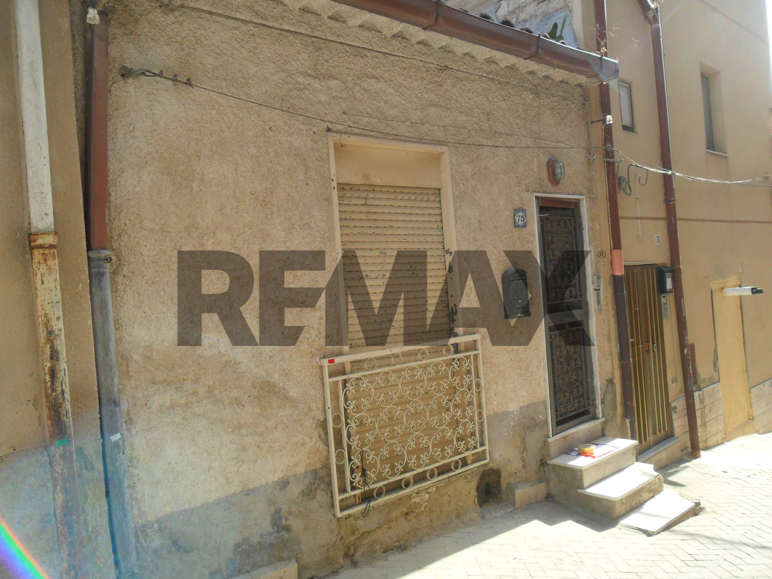 Casa all\'aperto - Casa indipendente Via Mussomeli
71, Caltanissetta - foto 2
