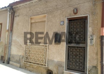 Casa all\'aperto - Casa indipendente Via Mussomeli
 
71, Caltanissetta - foto 1