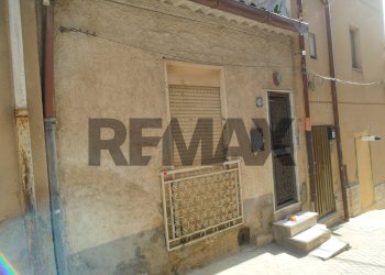 Casa all\'aperto - Casa indipendente Via Mussomeli
 
71, Caltanissetta - foto 2