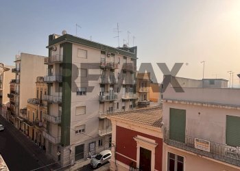 Edificio all\'aperto - Quadrilocale via principe umberto
 
420, Augusta - foto 1