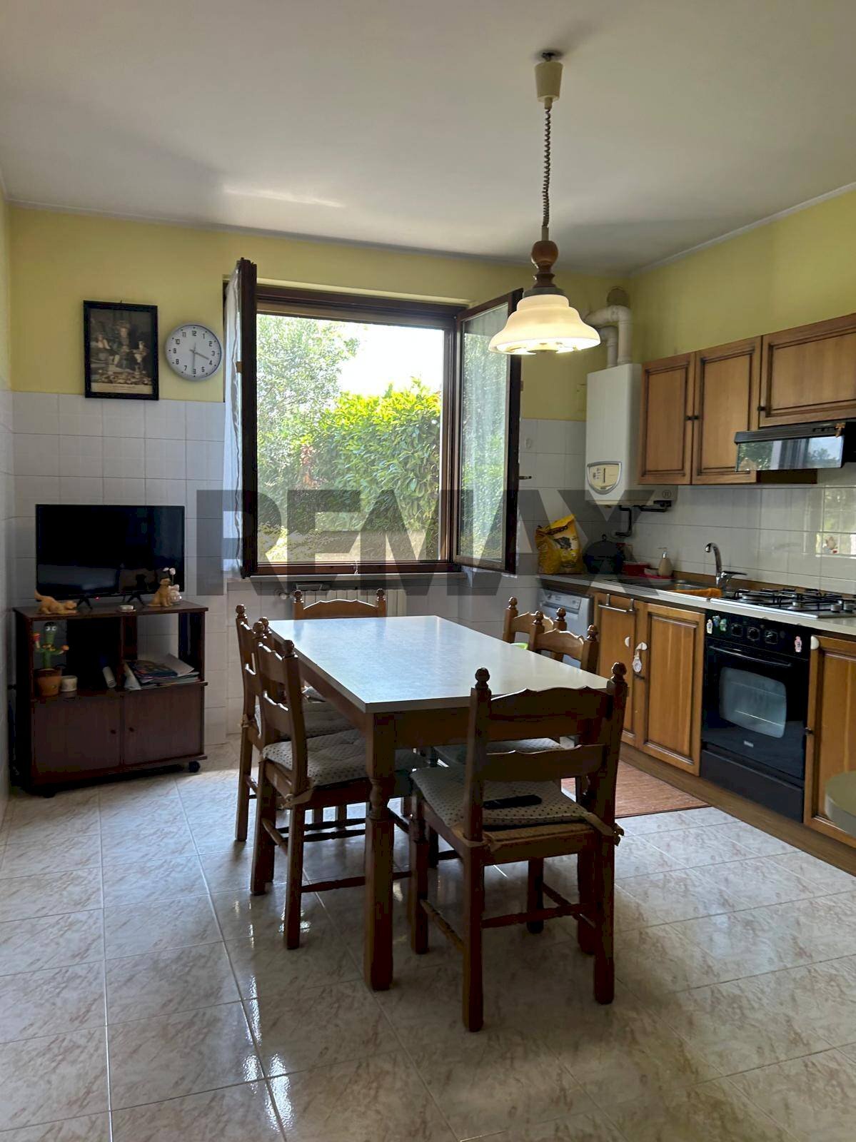 Sala da pranzo - Villa a Schiera VIA DON GIOVANNI BOSCO
 
234, Castel Goffredo - foto 2