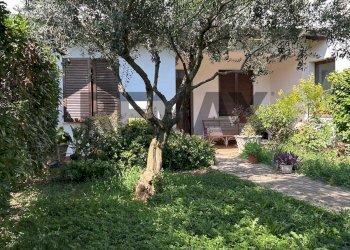 Giardino - Villa a Schiera VIA DON GIOVANNI BOSCO
 
234, Castel Goffredo - foto 1