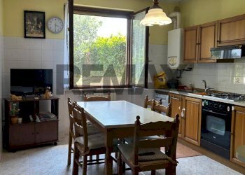 Sala da pranzo - Villa a Schiera VIA DON GIOVANNI BOSCO
 
234, Castel Goffredo - foto 2