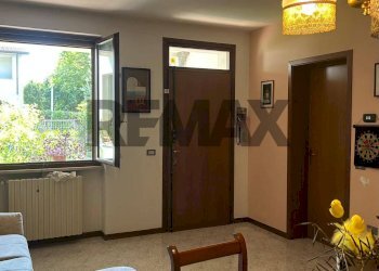 Sala da pranzo - Villa a Schiera VIA DON GIOVANNI BOSCO
 
234, Castel Goffredo - foto 5