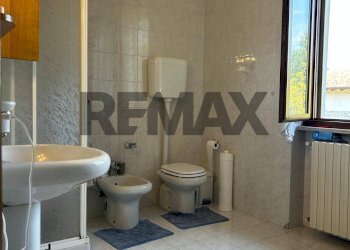Bagno - Villa a Schiera VIA DON GIOVANNI BOSCO
 
234, Castel Goffredo - foto 15