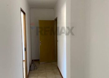 Hall / corridoio - Ufficio viale Teracati
 
104, Siracusa - foto 9