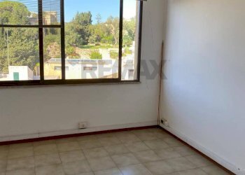 Stanza vuota - Ufficio viale Teracati
 
104, Siracusa - foto 10