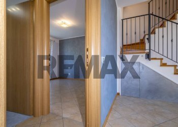 Hall / corridoio - Two-room apartment Via Adamello
 
23/a, Almenno San Salvatore - photo 11