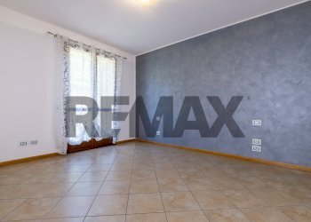Stanza vuota - Two-room apartment Via Adamello
 
23/a, Almenno San Salvatore - photo 12