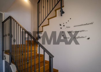 Scale - Two-room apartment Via Adamello
 
23/a, Almenno San Salvatore - photo 17