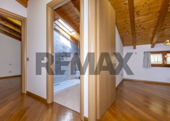 Hall / corridoio - Two-room apartment Via Adamello
 
23/a, Almenno San Salvatore - photo 24