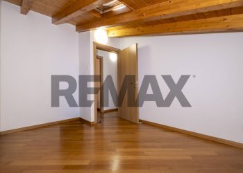 Stanza vuota - Two-room apartment Via Adamello
 
23/a, Almenno San Salvatore - photo 26