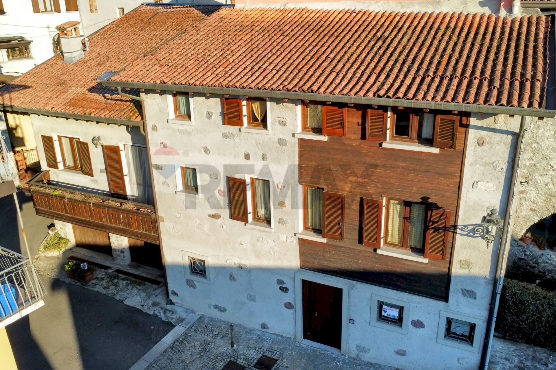 Edificio all\'aperto - Casa indipendente Via Don Luigi Rizzi
 
31, Pian Camuno - foto 3