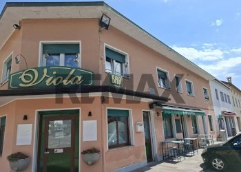 Edificio all\'aperto - Cafeteria - Cold Bar Piazza Arrigo Boito
6, Ponte nelle Alpi - photo 2