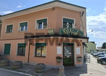 Casa all\'aperto - Cafeteria - Cold Bar Piazza Arrigo Boito
6, Ponte nelle Alpi - photo 4