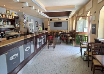 Cucina - Cafeteria - Cold Bar Piazza Arrigo Boito
6, Ponte nelle Alpi - photo 9