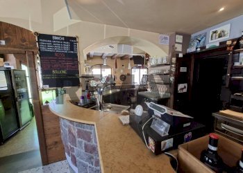 Cucina - Cafeteria - Cold Bar Piazza Arrigo Boito
6, Ponte nelle Alpi - photo 12