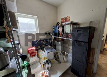 Dispensa di stoccaggio - Cafeteria - Cold Bar Piazza Arrigo Boito
6, Ponte nelle Alpi - photo 18