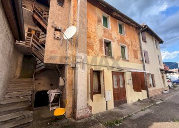 Edificio all\'aperto - Appartamento Via Per Nogarè
 
69, Belluno - foto 2