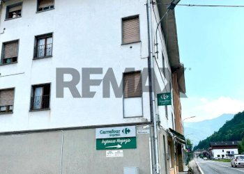 Edificio all\'aperto - Commercial Activity via monte rosa
 
32, Scopa - photo 14