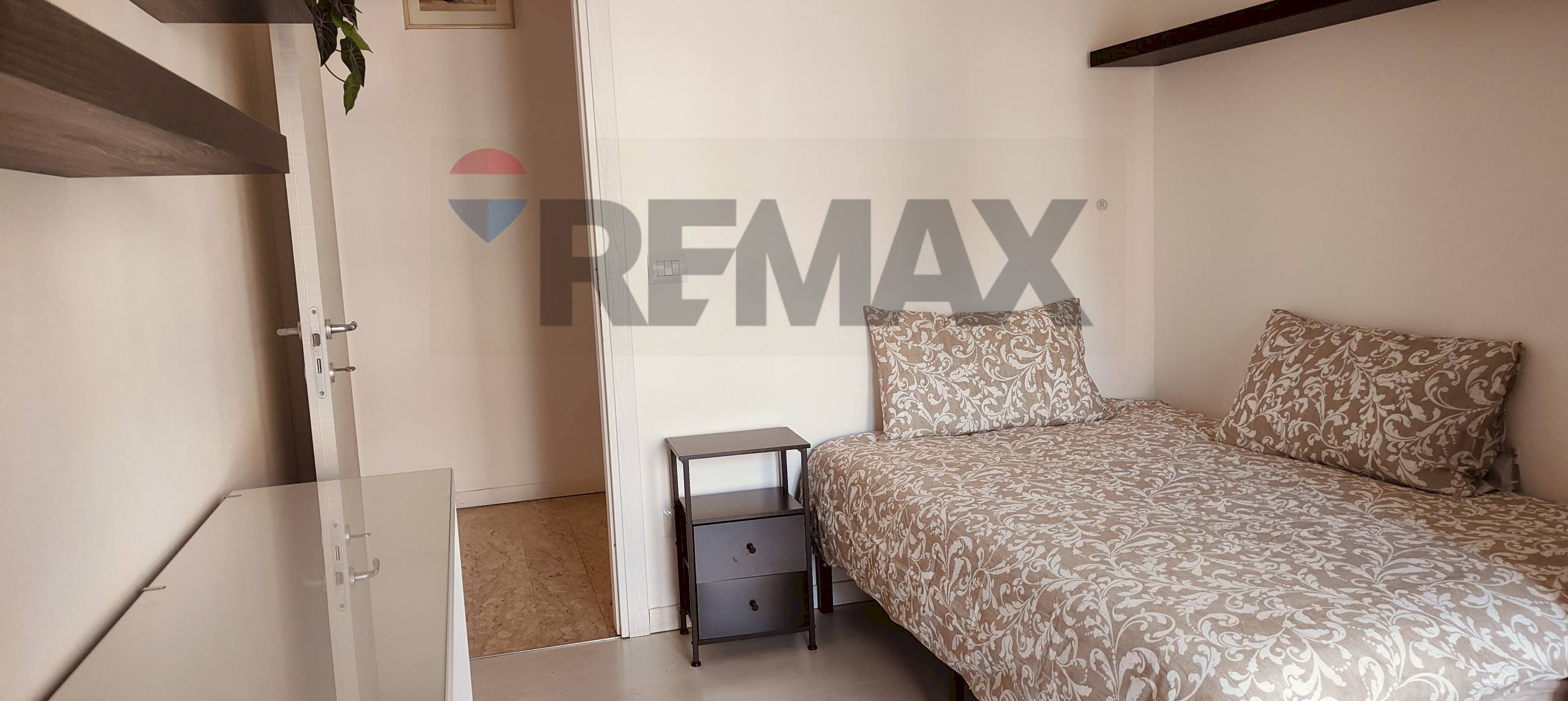 Camera / camera da letto - Non-buildable land via montanara
 
35, Parma - photo 3