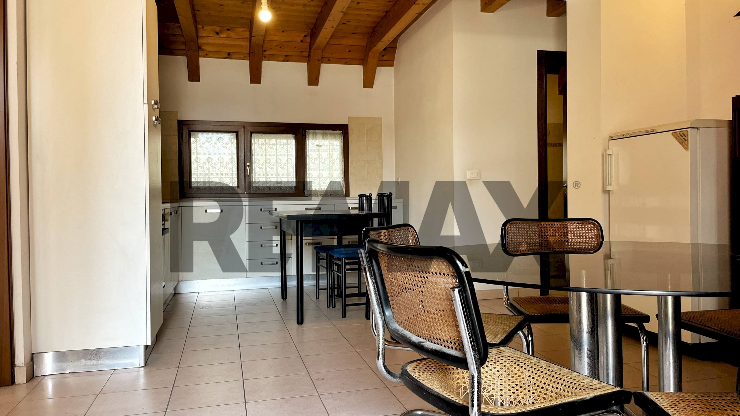 Sala da pranzo - Quadrilocale Via Carlo Tivaroni
 
4, Padova - foto 3
