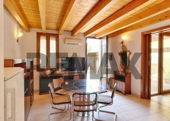 Sala da pranzo - Quadrilocale Via Carlo Tivaroni
 
4, Padova - foto 12