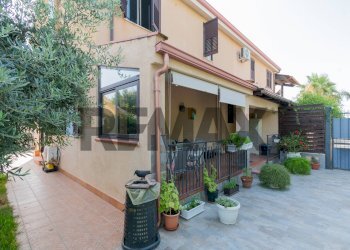 Terrazza - Villa Via Americo Vespucci
 
152, Carini - foto 26