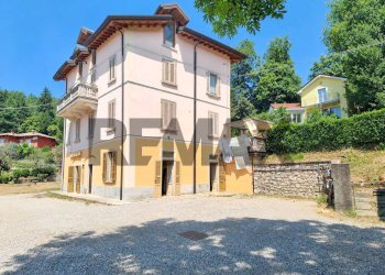 Casa all\'aperto - Bilocale VIA SALTRIO
 
9, Viggiù - foto 2