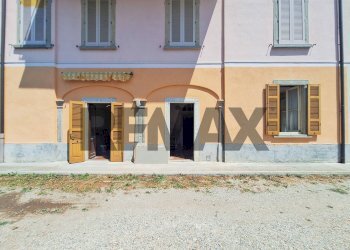 Casa all\'aperto - Bilocale VIA SALTRIO
 
9, Viggiù - foto 4