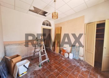Stanza vuota - Bilocale VIA SALTRIO
 
9, Viggiù - foto 10