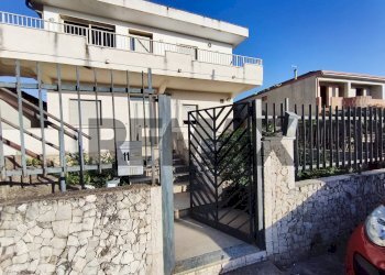 Edificio all\'aperto - Villa Via Perù
 
11, Vittoria - foto 1