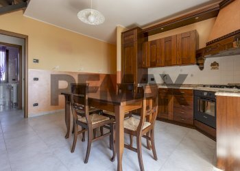 Cucina - Villa Bifamiliare via Galileo Galilei
 
30, Lonate Pozzolo - foto 3