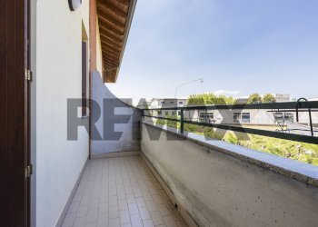 Balcone - Villa Bifamiliare via Galileo Galilei
 
30, Lonate Pozzolo - foto 12