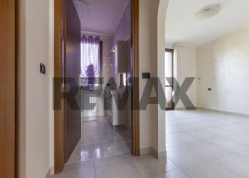 Hall / corridoio - Villa Bifamiliare via Galileo Galilei
 
30, Lonate Pozzolo - foto 13