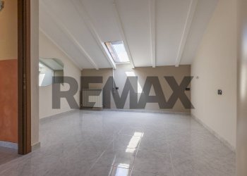 Stanza vuota - Villa Bifamiliare via Galileo Galilei
 
30, Lonate Pozzolo - foto 20