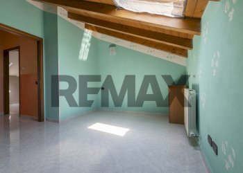 Stanza vuota - Villa Bifamiliare via Galileo Galilei
 
30, Lonate Pozzolo - foto 24