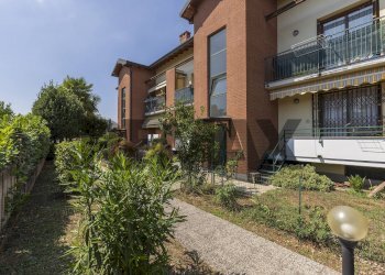 Edificio all\'aperto - Villa Bifamiliare via Galileo Galilei
 
30, Lonate Pozzolo - foto 27