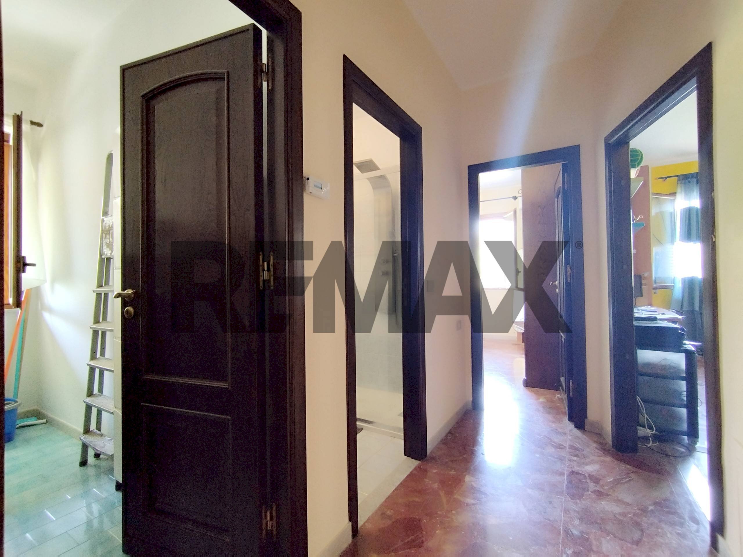 Hall / corridoio - Four-room apartment via A81
4, Palermo - photo 3