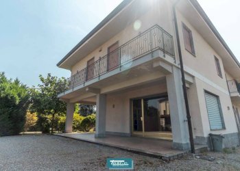 Facciata - Villa via Pul Stretta, 14, Gozzano - foto 2