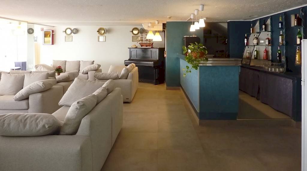 Salone - Hotel Lungomare Cristoforo Colombo, 102, Ospedaletti - photo 3