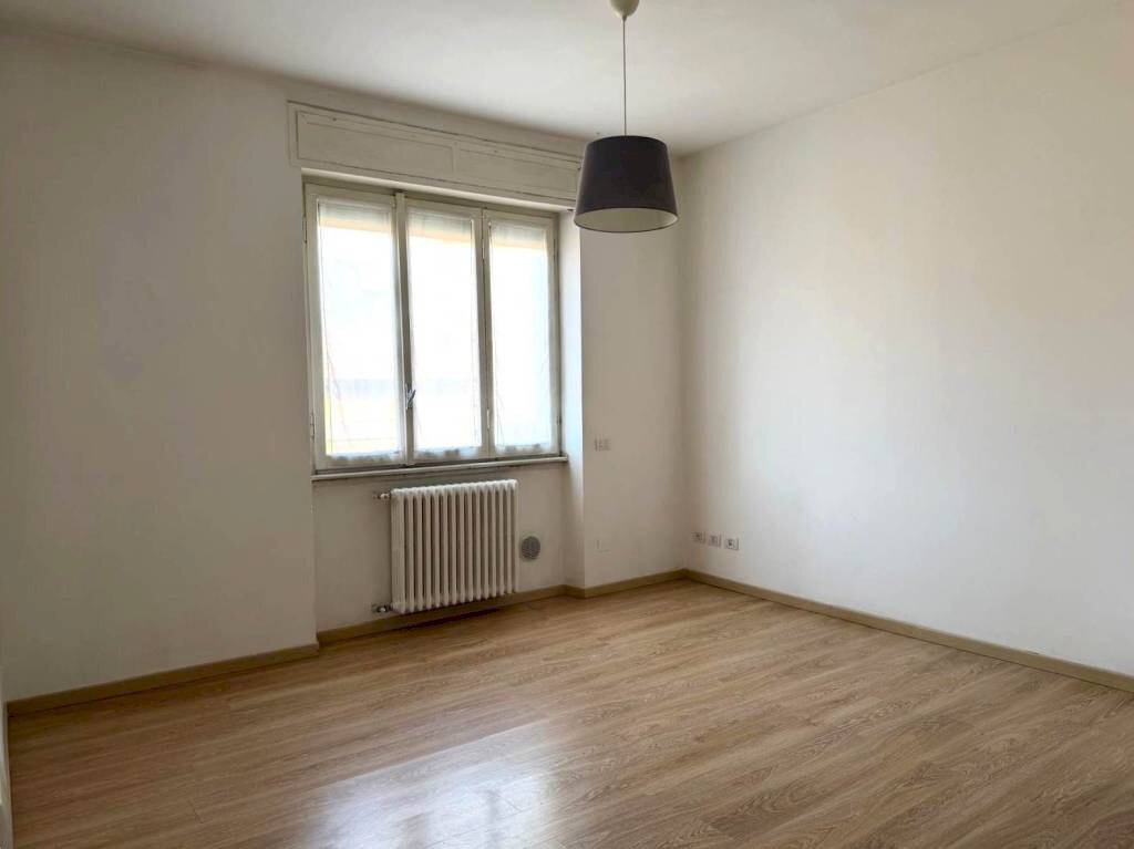 Camera da letto - Two-room apartment via UGO FOSCOLO, 7, Sesto San Giovanni - photo 3