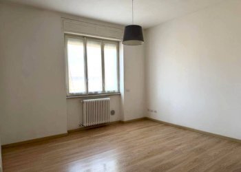 Camera da letto - Two-room apartment via UGO FOSCOLO, 7, Sesto San Giovanni - photo 3