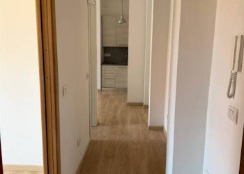 Corridoio - Two-room apartment via UGO FOSCOLO, 7, Sesto San Giovanni - photo 12
