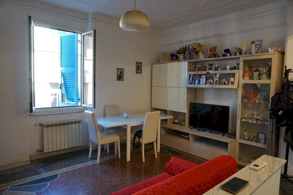 Soggiorno - Bilocale via San Giovanni Bosco, Genova (zona Sampierdarena) - foto 1